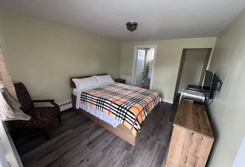 Maple Leaf Motel