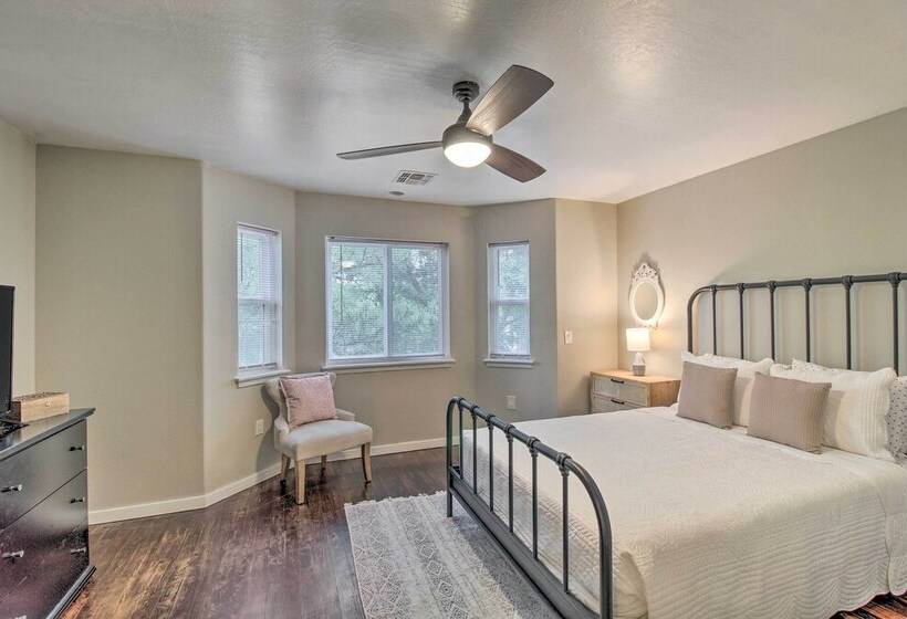 2 Mi To Lake: Marvelous Pinetop Home W/ Fireplaces