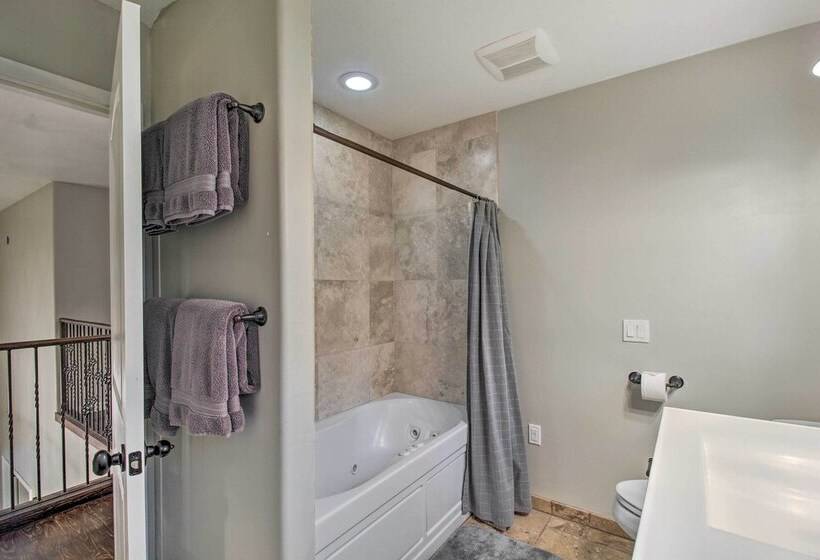 2 Mi To Lake: Marvelous Pinetop Home W/ Fireplaces