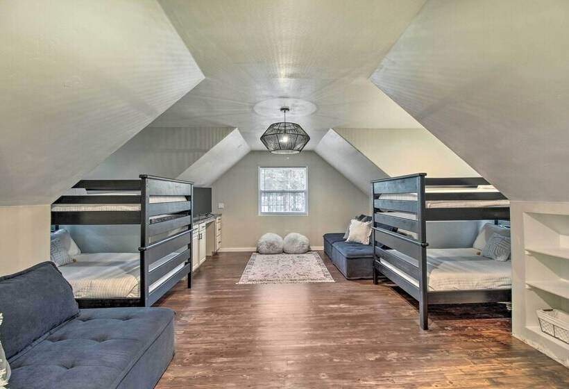 2 Mi To Lake: Marvelous Pinetop Home W/ Fireplaces