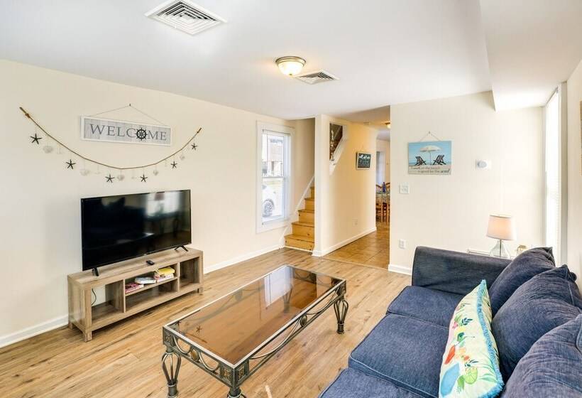 Milford Vacation Rental: Steps To The Beach!