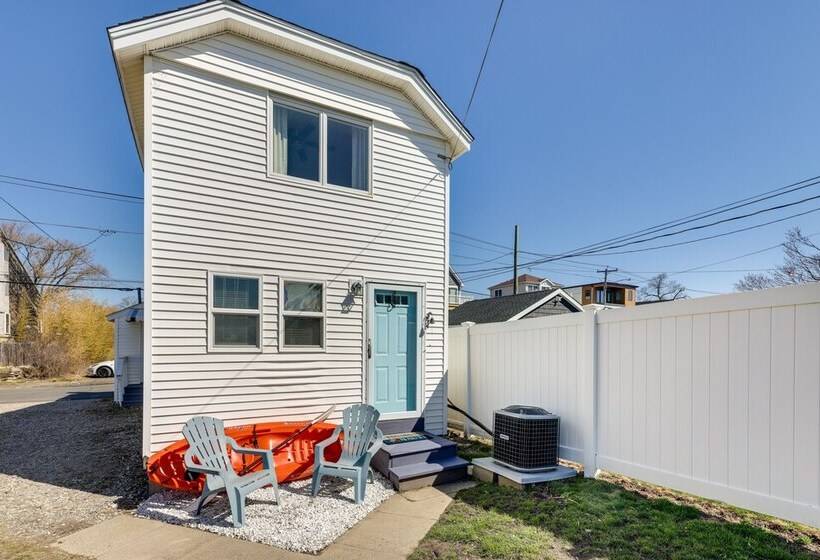 Milford Vacation Rental: Steps To The Beach!