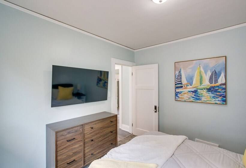 Milwaukee Vacation Rental: 6 Mi To City Center!