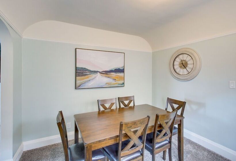 Milwaukee Vacation Rental: 6 Mi To City Center!