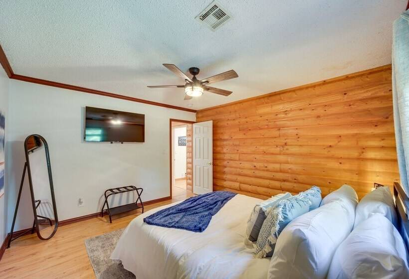 Modern Fairland Log Cabin W/ Lake Access!