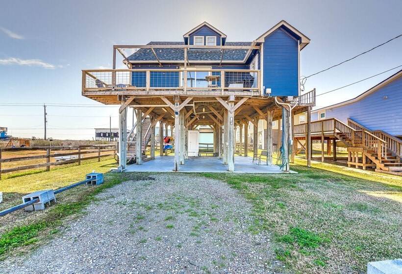 Modern Freeport Home + Decks, Steps To Beach!