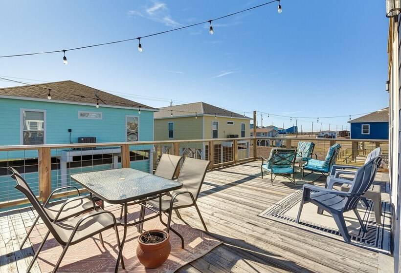 Modern Freeport Home + Decks, Steps To Beach!