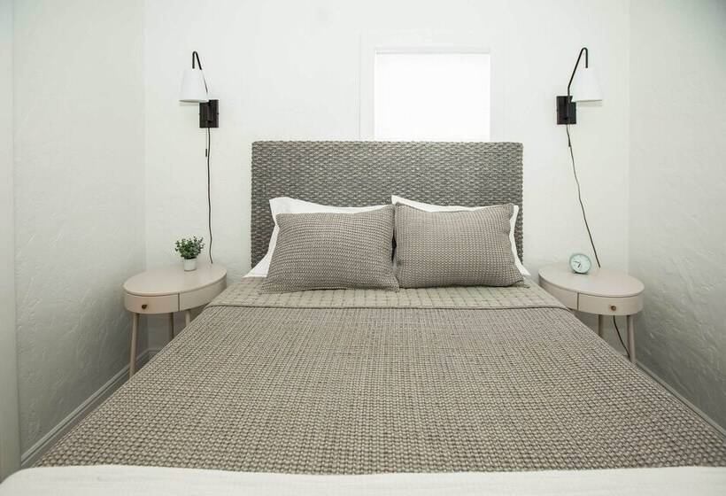 Modern Kanab Cottage W/ View < 1 Mi To Hiking!