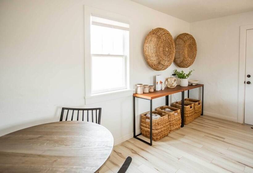 Modern Kanab Cottage W/ View < 1 Mi To Hiking!