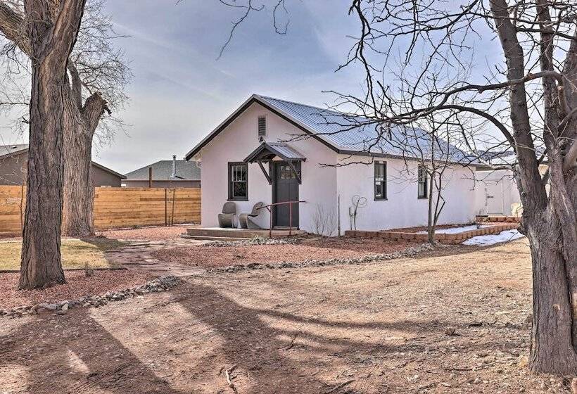 Modern Kanab Cottage W/ View < 1 Mi To Hiking!