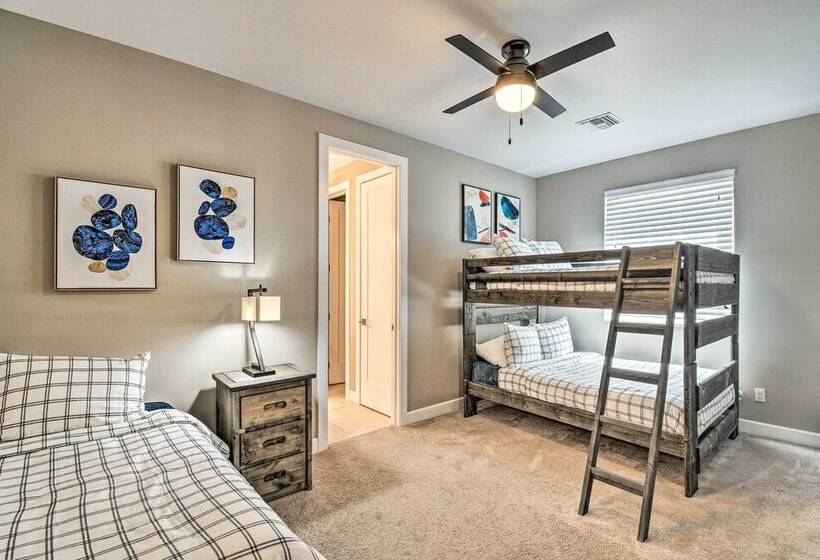 Modern Phoenix Home W/ Covered Patio + Grill!