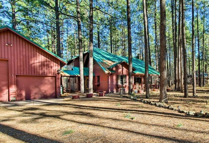 Furnished Patio & Fire Pit: Pinetop Cabin!