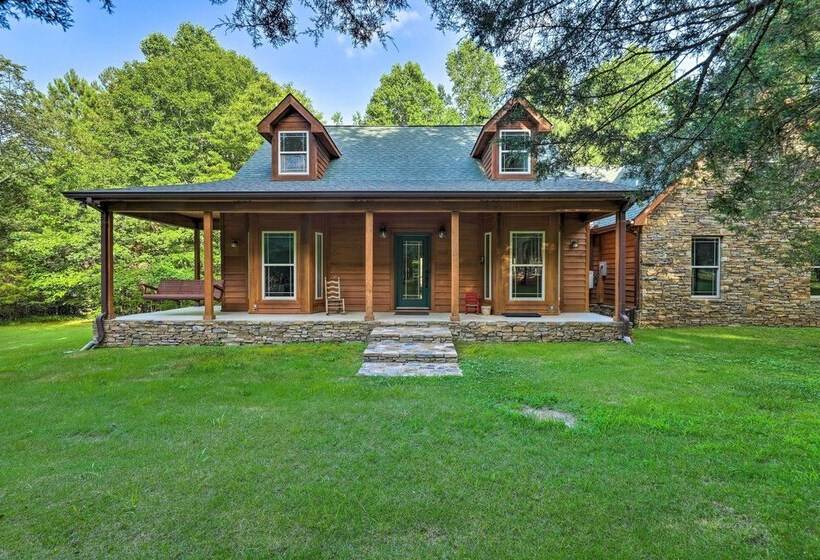 Modern, Spacious Florence Retreat W/ Fire Pit