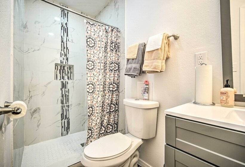 Modern West Tx Home In The Heart Of El Paso!