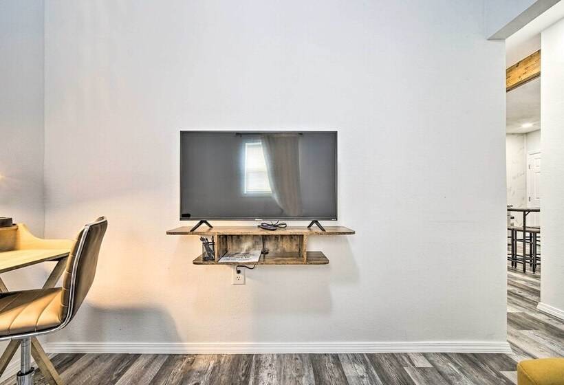 Modern West Tx Home In The Heart Of El Paso!