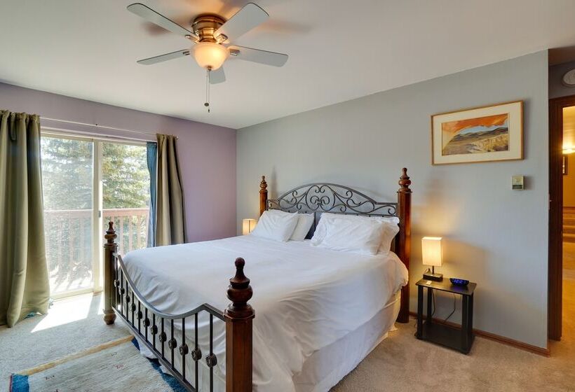 Monument House   Breweries, Hiking & Museums!