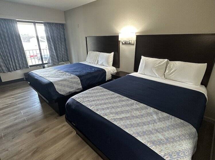 فندق على الطريق Oakwood Inn