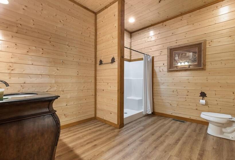 Mountain Theatre Lodge