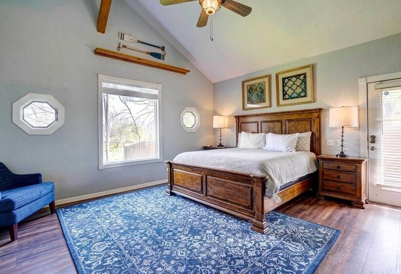 New Braunfels Retreat: Relax At  The Hideout