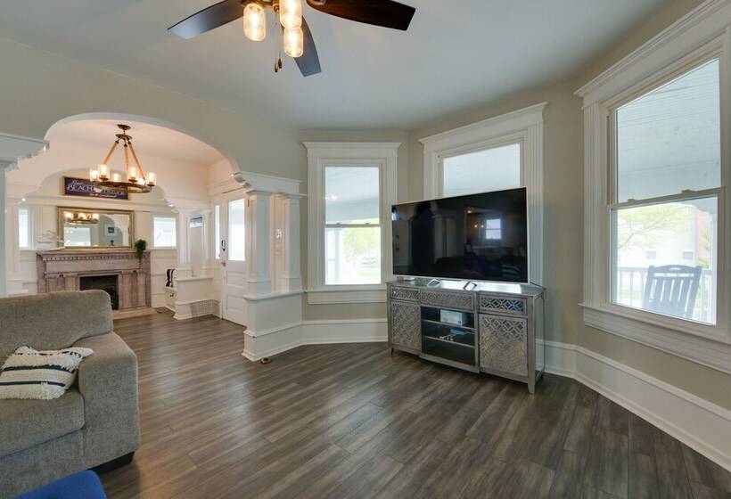 North Wildwood Home W/ Porch ~ 3 Blocks To Beach!