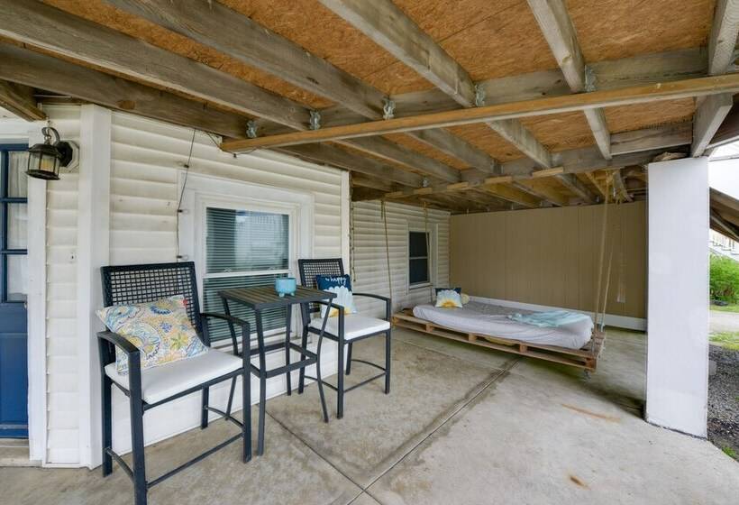 North Wildwood Home W/ Porch ~ 3 Blocks To Beach!