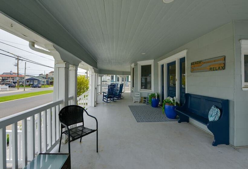 North Wildwood Home W/ Porch ~ 3 Blocks To Beach!