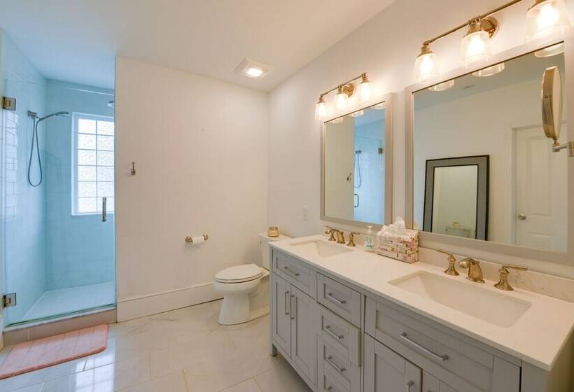 North Wildwood Home W/ Porch ~ 3 Blocks To Beach!