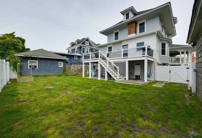North Wildwood Home W/ Porch ~ 3 Blocks To Beach!