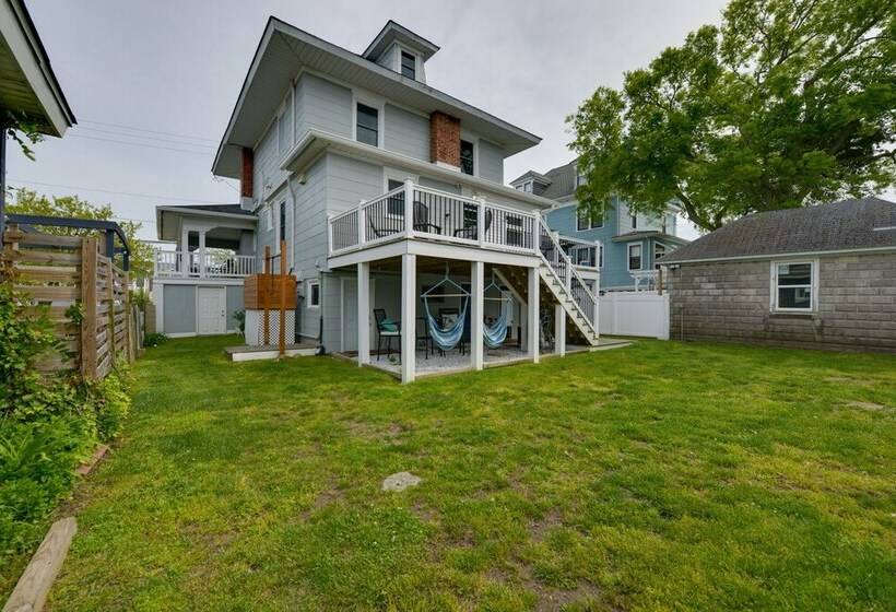North Wildwood Home W/ Porch ~ 3 Blocks To Beach!