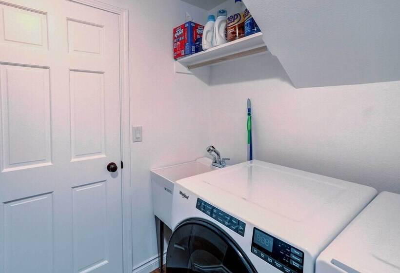 Northern Bliss  House W/ Mountain Views!