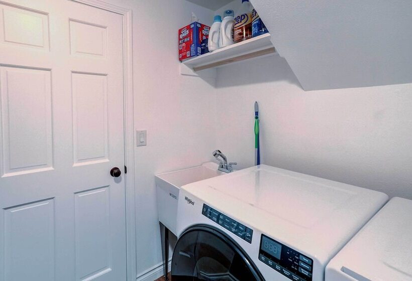 Northern Bliss  House W/ Mountain Views!