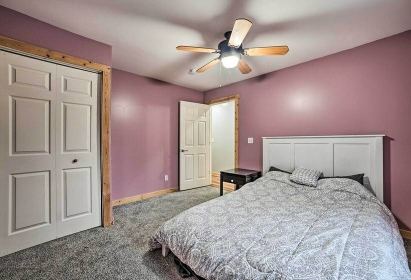 Northern Michigan Retreat ~ 2 Mi To Burt Lake