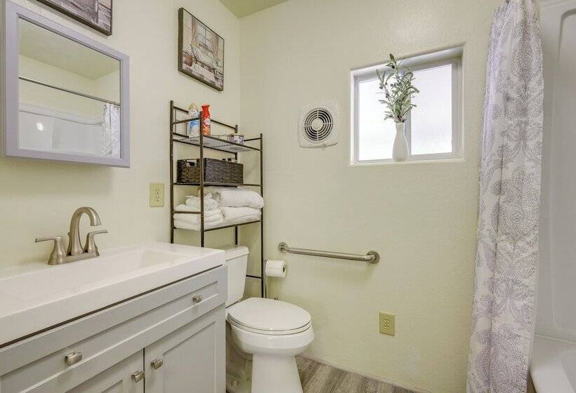 Outdoorsy Caliente Retreat W/ Screened Porch