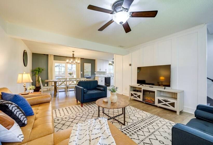 Peaceful Candler Cabin W/ Private Hot Tub!