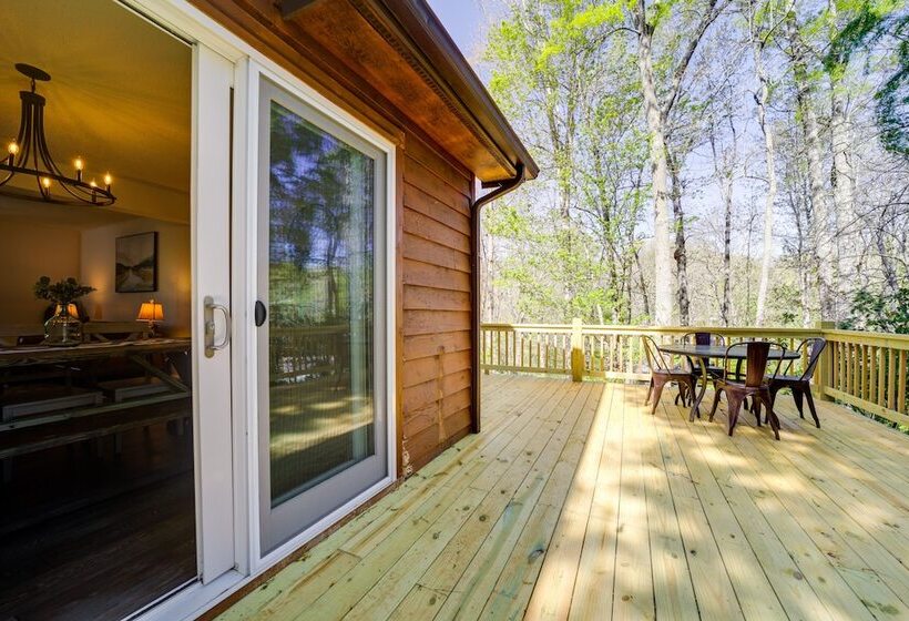 Peaceful Candler Cabin W/ Private Hot Tub!
