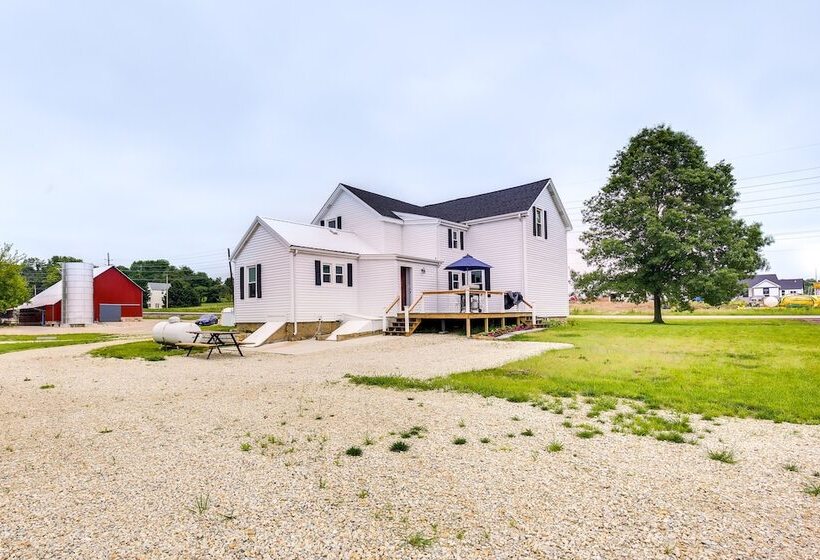 Peaceful Country Home In Serene Setting With Yard