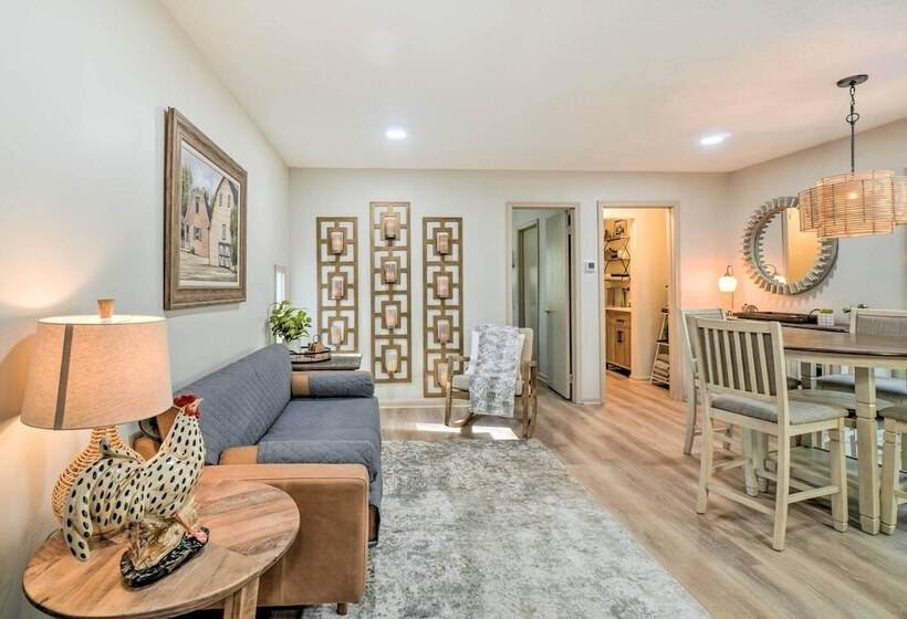 Peaceful Jamestown Retreat W/ Sauna!