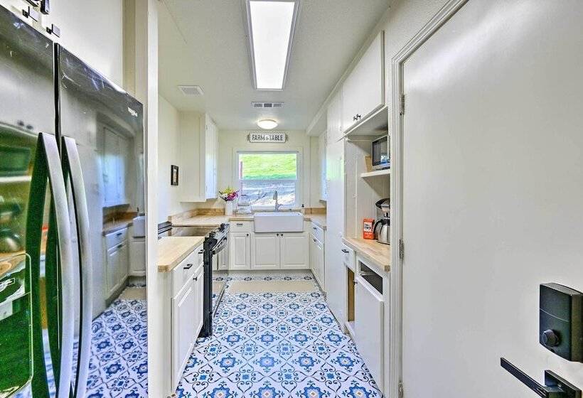 Peaceful Ranch Home W/ Sierra Nevada Views