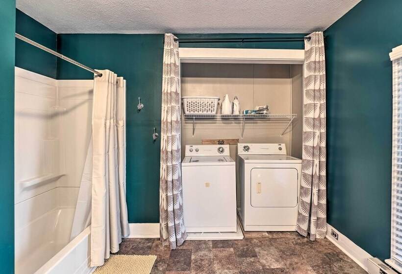 Victorian Home In Penn Yan ~ 1 Mi To Keuka Lake!