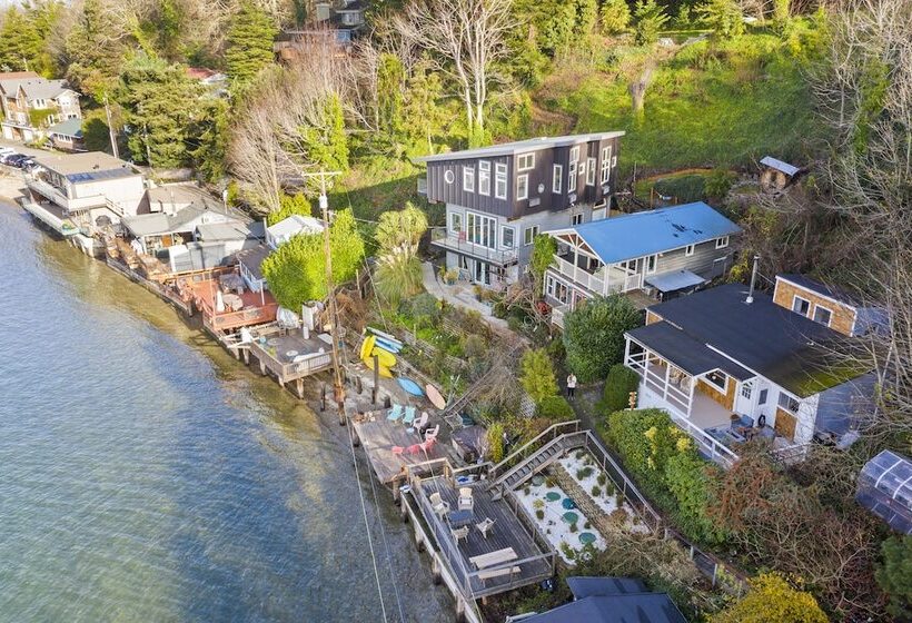 پانسیون Cedar And Sage