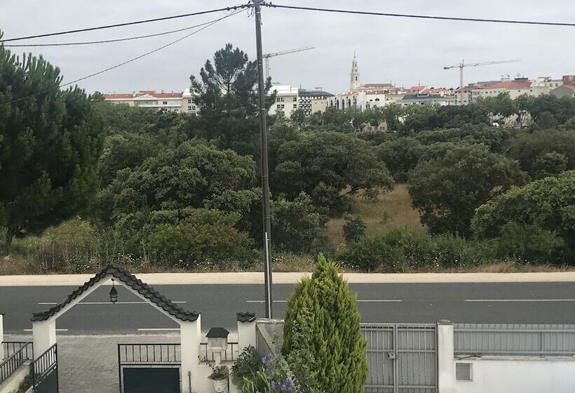 פנסיון Joes House Homestay