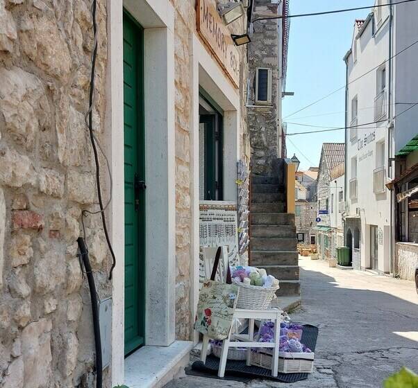 بنسيون Refresh Boutique Suites   Central Point