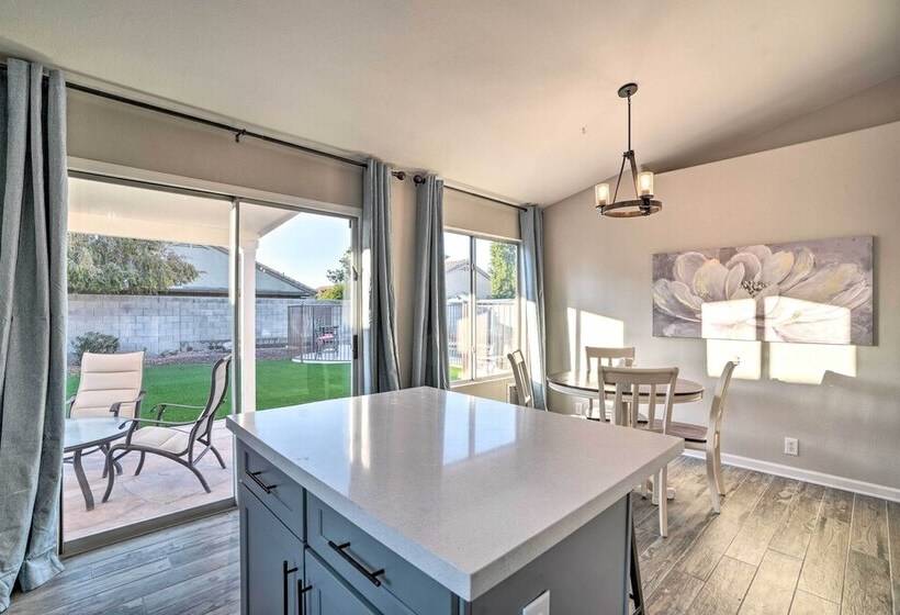 Peoria Home W/ Fenced Outdoor Pool + Yard!
