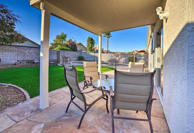 Peoria Home W/ Fenced Outdoor Pool + Yard!