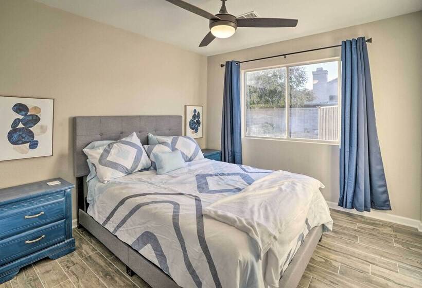 Peoria Home W/ Fenced Outdoor Pool + Yard!