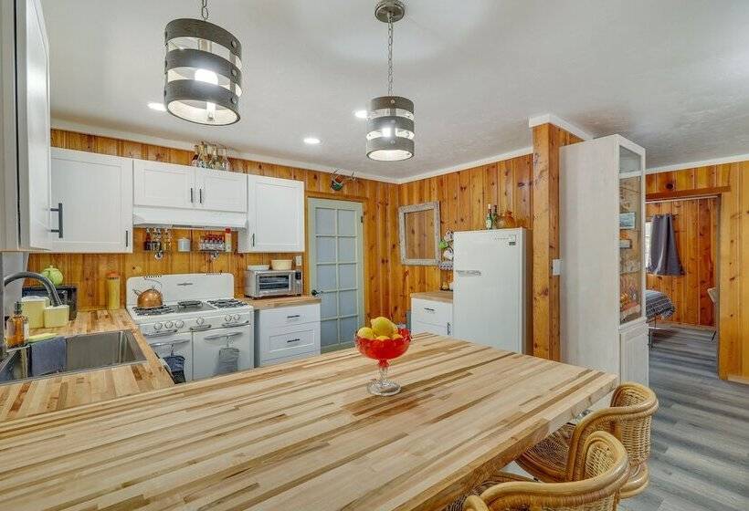 Pet Friendly Alpine Cabin W/ Gas Grill & Fireplace