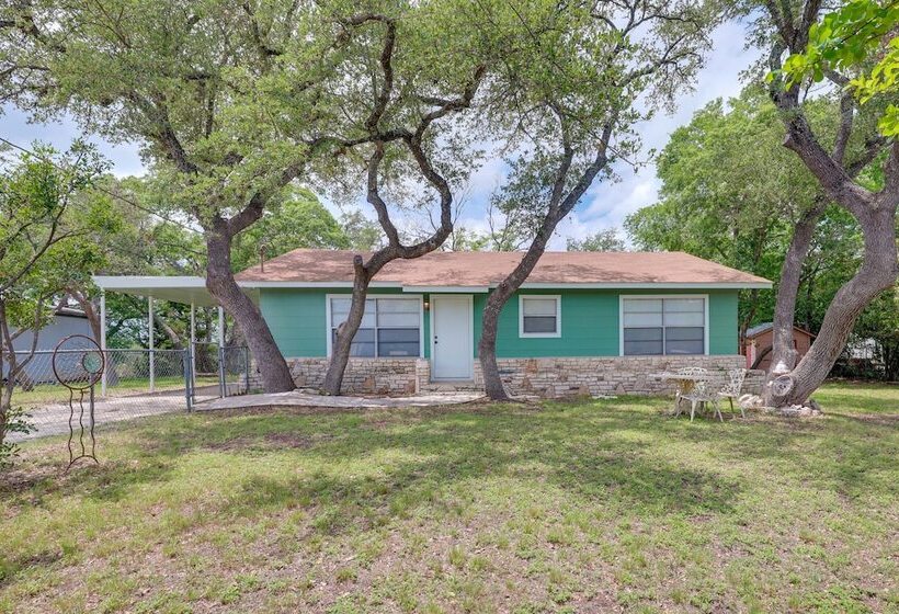 Pet Friendly Canyon Lake Home   2 Mi To Beach!