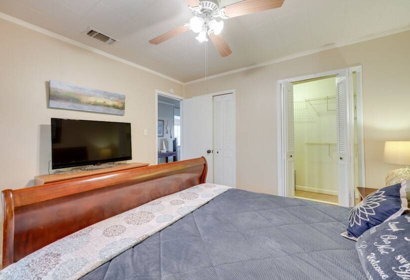 Pet Friendly Canyon Lake Home   2 Mi To Beach!