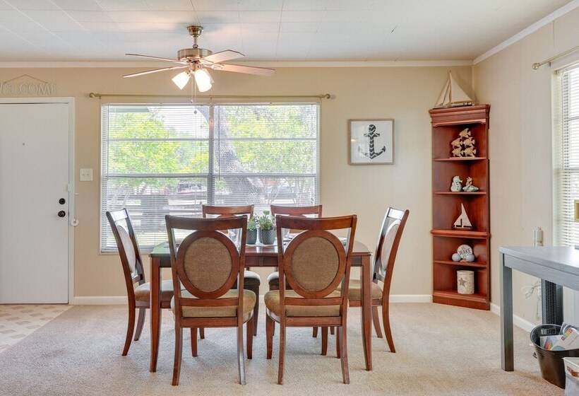 Pet Friendly Canyon Lake Home   2 Mi To Beach!