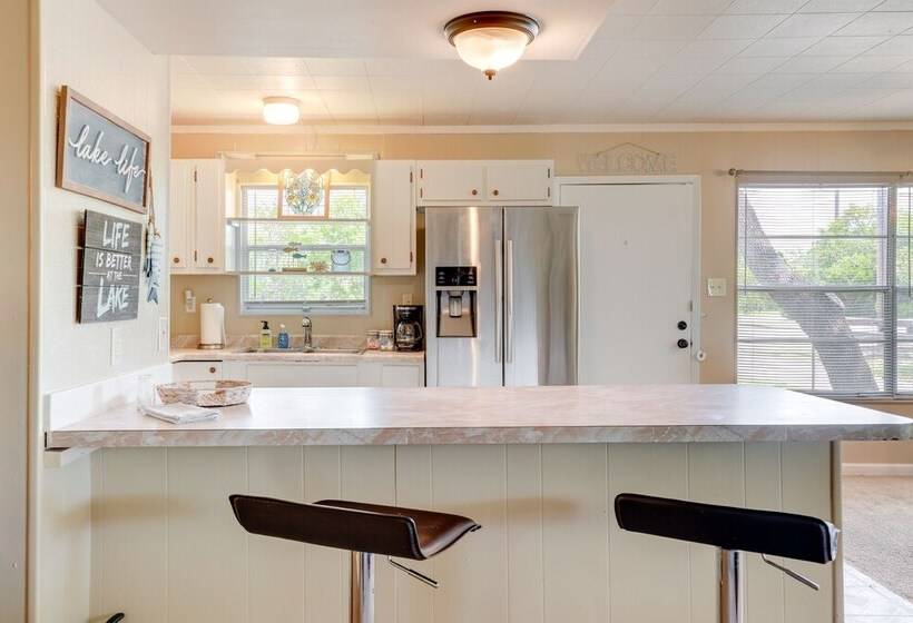 Pet Friendly Canyon Lake Home   2 Mi To Beach!